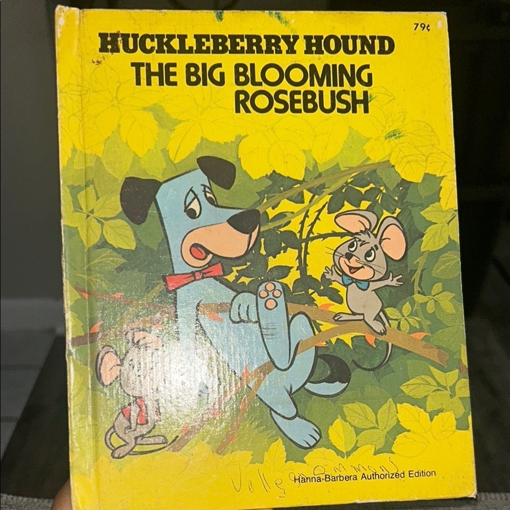 Huckleberry Hound Book - The Big Blooming Rosebush
